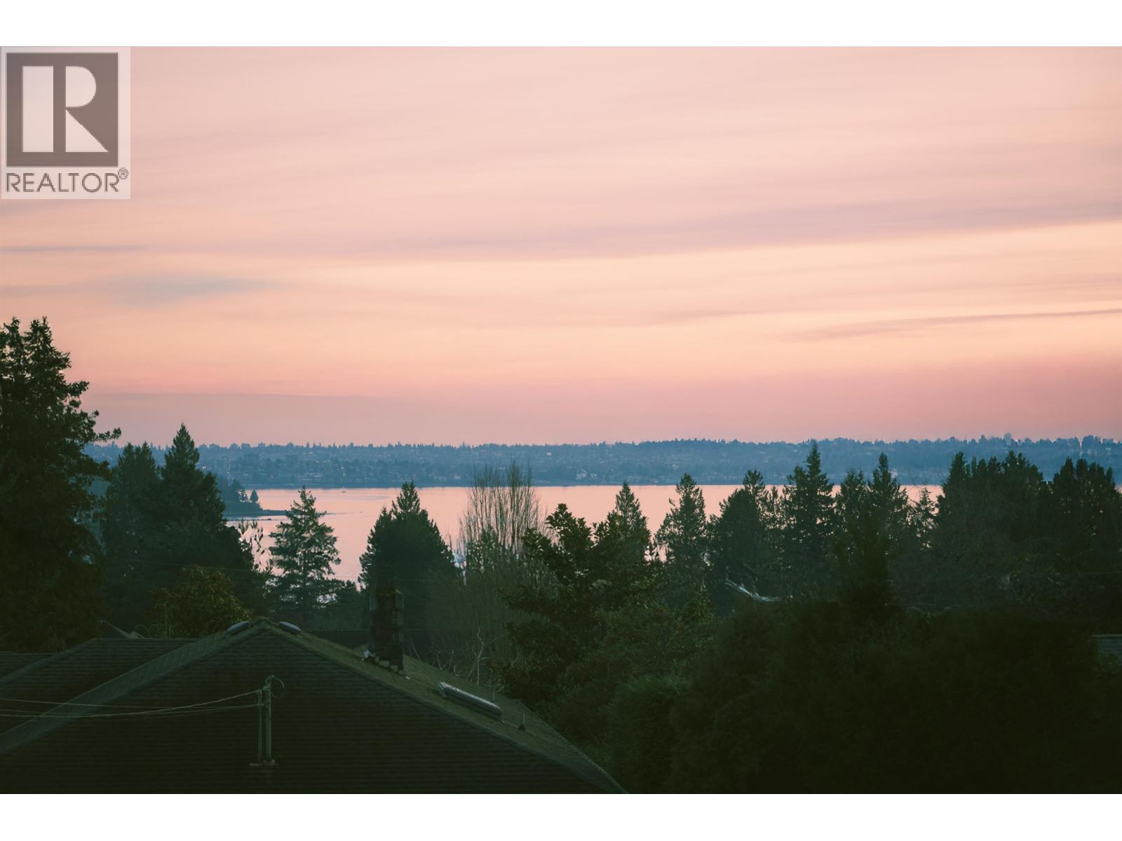 1555 Lawson Avenue, West Vancouver, British Columbia  V7V 2C8 - Photo 3 - R3083743