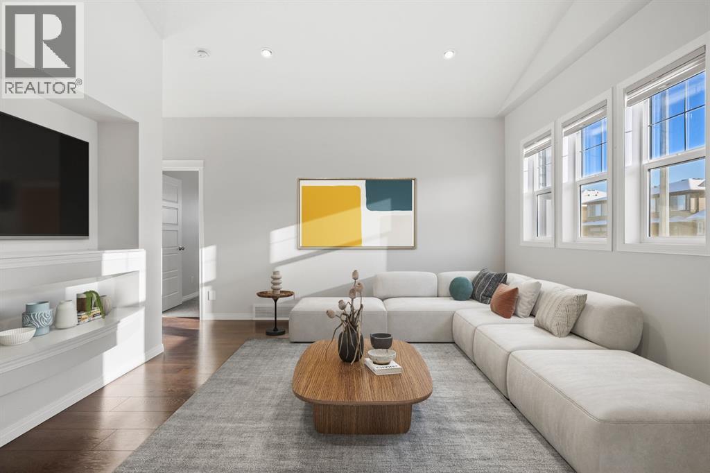 3 Hillcrest Close E, Airdrie, Alberta  T4B 4T9 - Photo 3 - A2274350