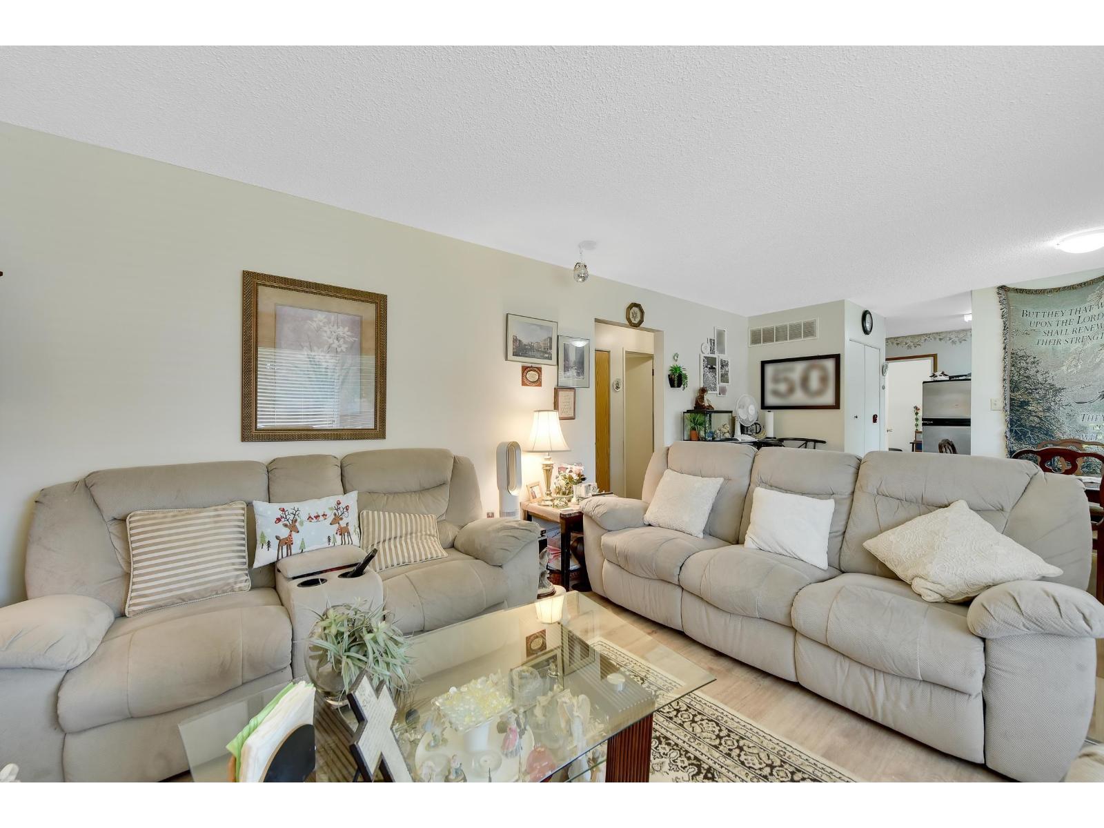 15835 Russell Avenue, White Rock, British Columbia  V4B 2S5 - Photo 8 - R3072394