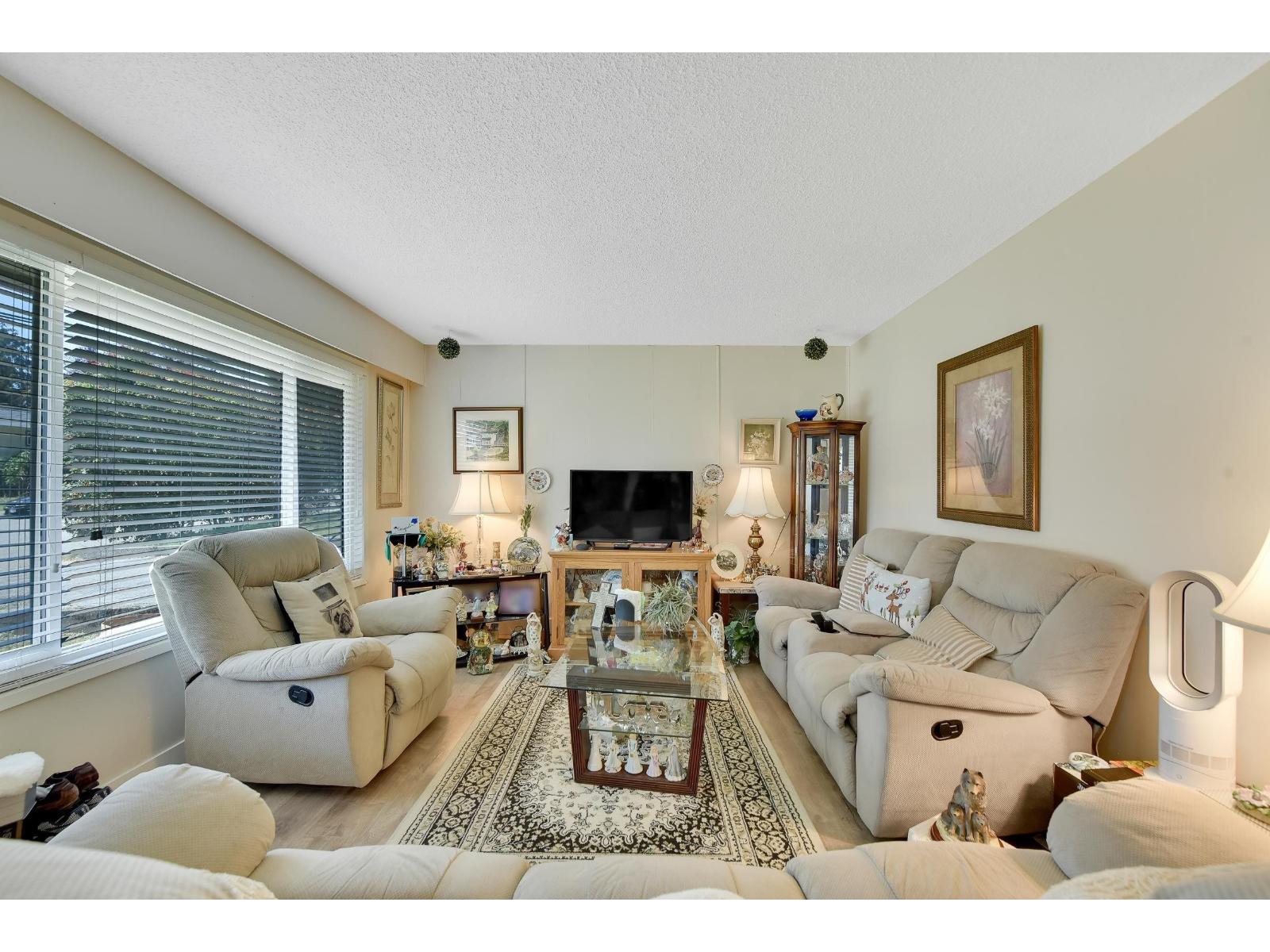 15835 Russell Avenue, White Rock, British Columbia  V4B 2S5 - Photo 26 - R3072394