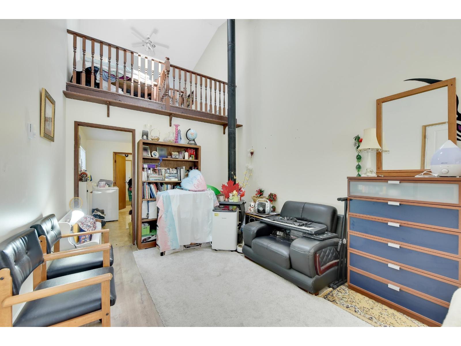 15835 Russell Avenue, White Rock, British Columbia  V4B 2S5 - Photo 11 - R3072394