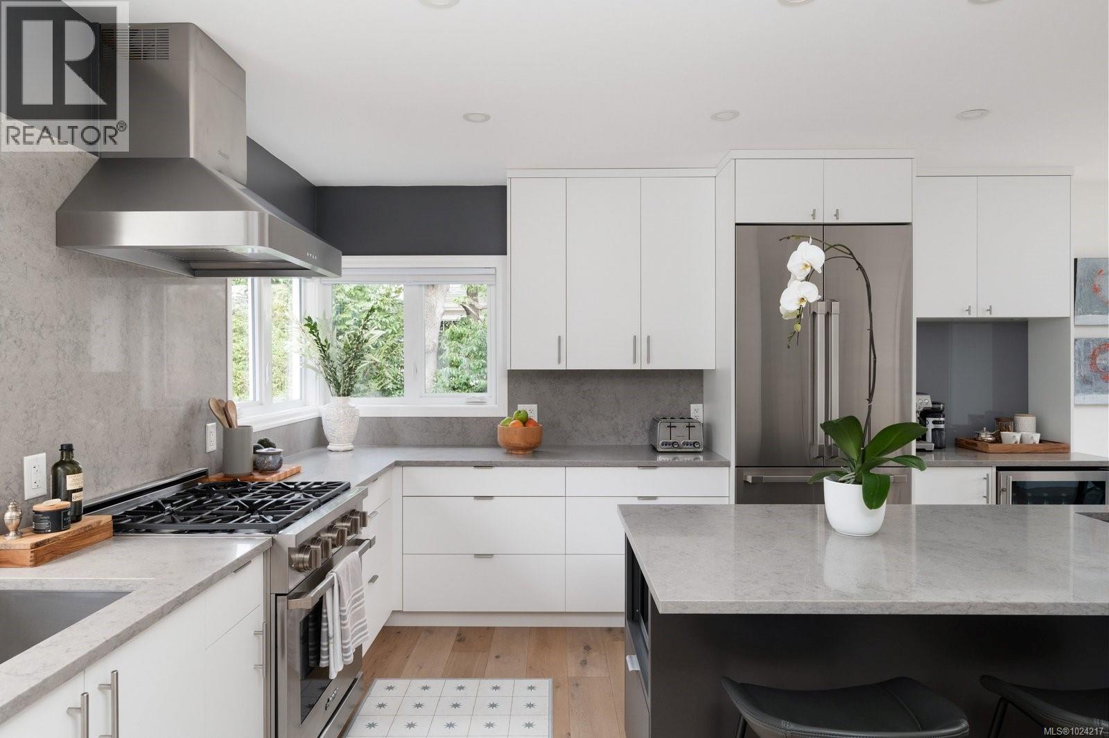 1980 Fairfield Rd, Victoria, British Columbia  V8S 1H4 - Photo 17 - 1024217