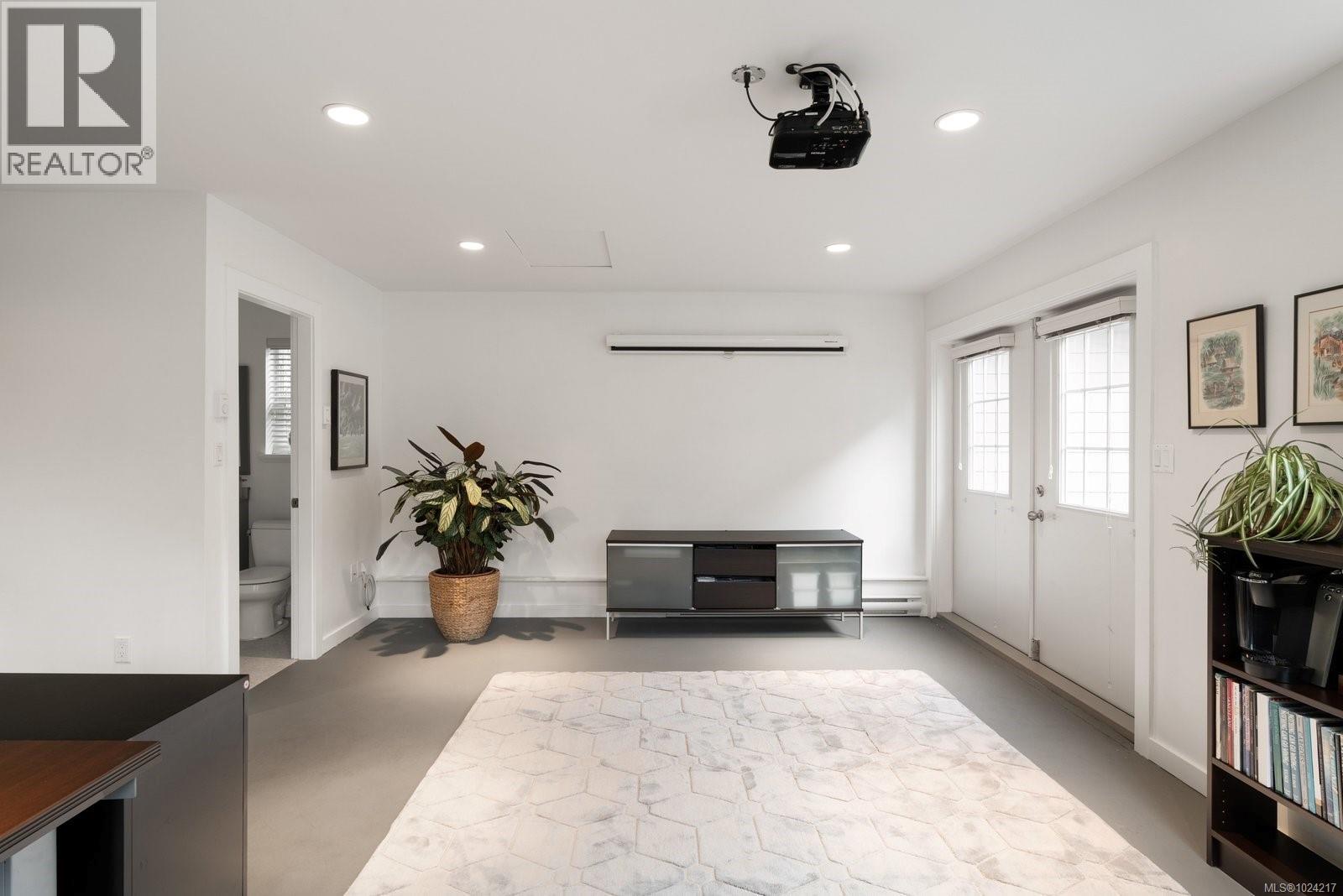 1980 Fairfield Rd, Victoria, British Columbia  V8S 1H4 - Photo 40 - 1024217