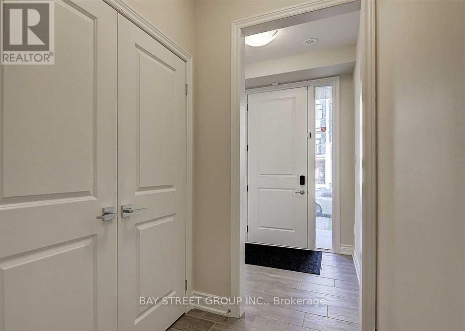 37 Carrville Woods Circle, Vaughan, Ontario  L6A 4Z6 - Photo 2 - N12599102