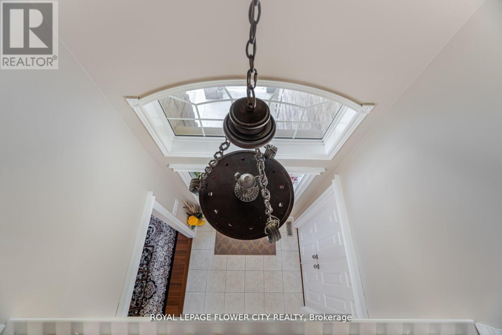 Photo 7 of 47 for 908 Gabor Street