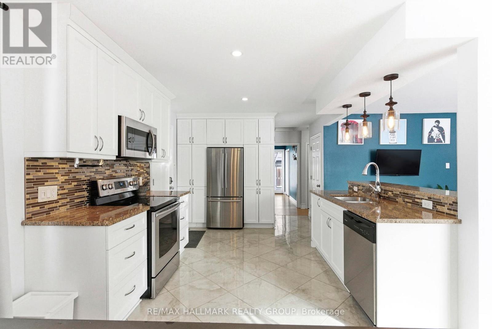 907 Innswood Drive, Ottawa, Ontario  K2A 3R9 - Photo 14 - X12745792