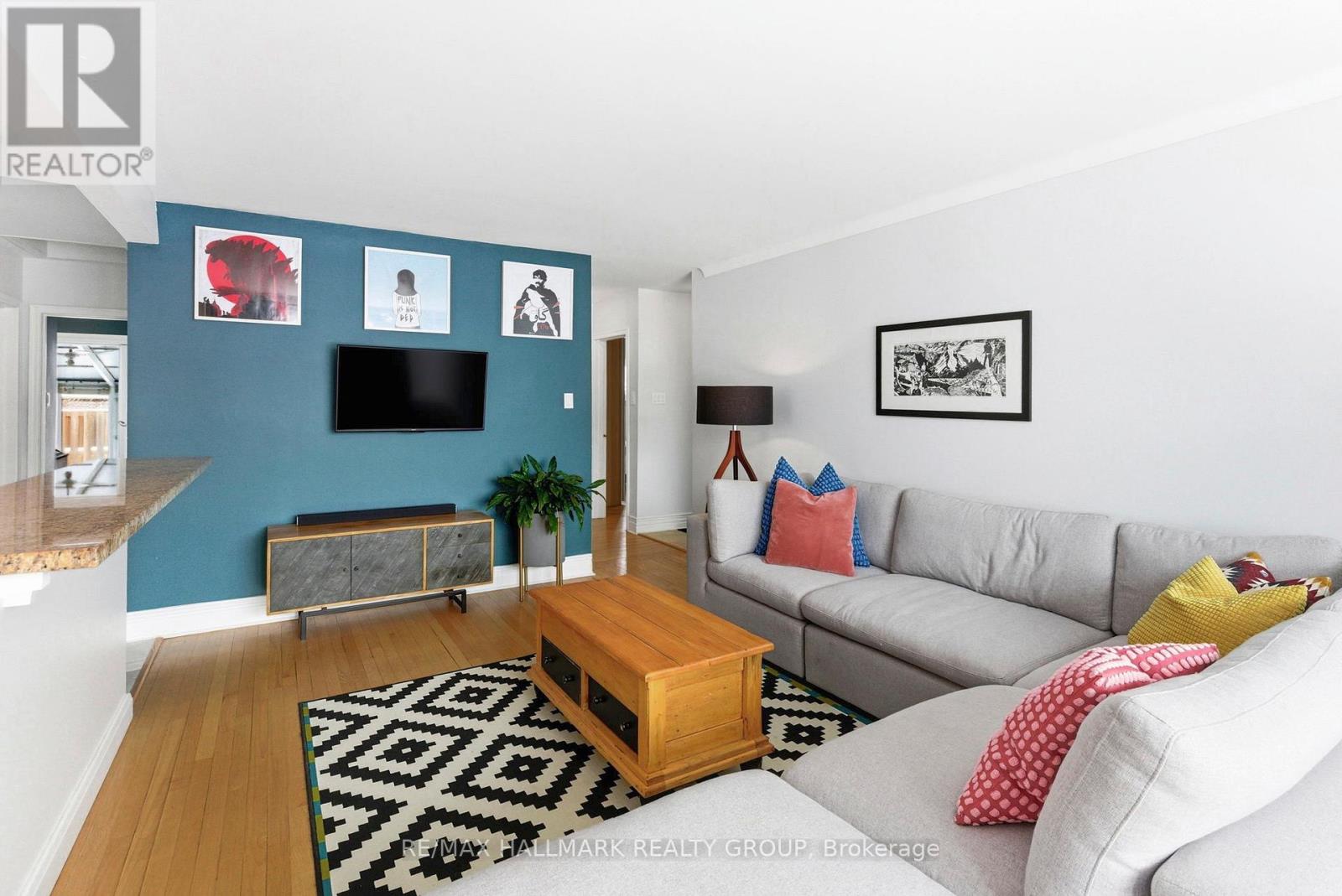 907 Innswood Drive, Ottawa, Ontario  K2A 3R9 - Photo 7 - X12745792