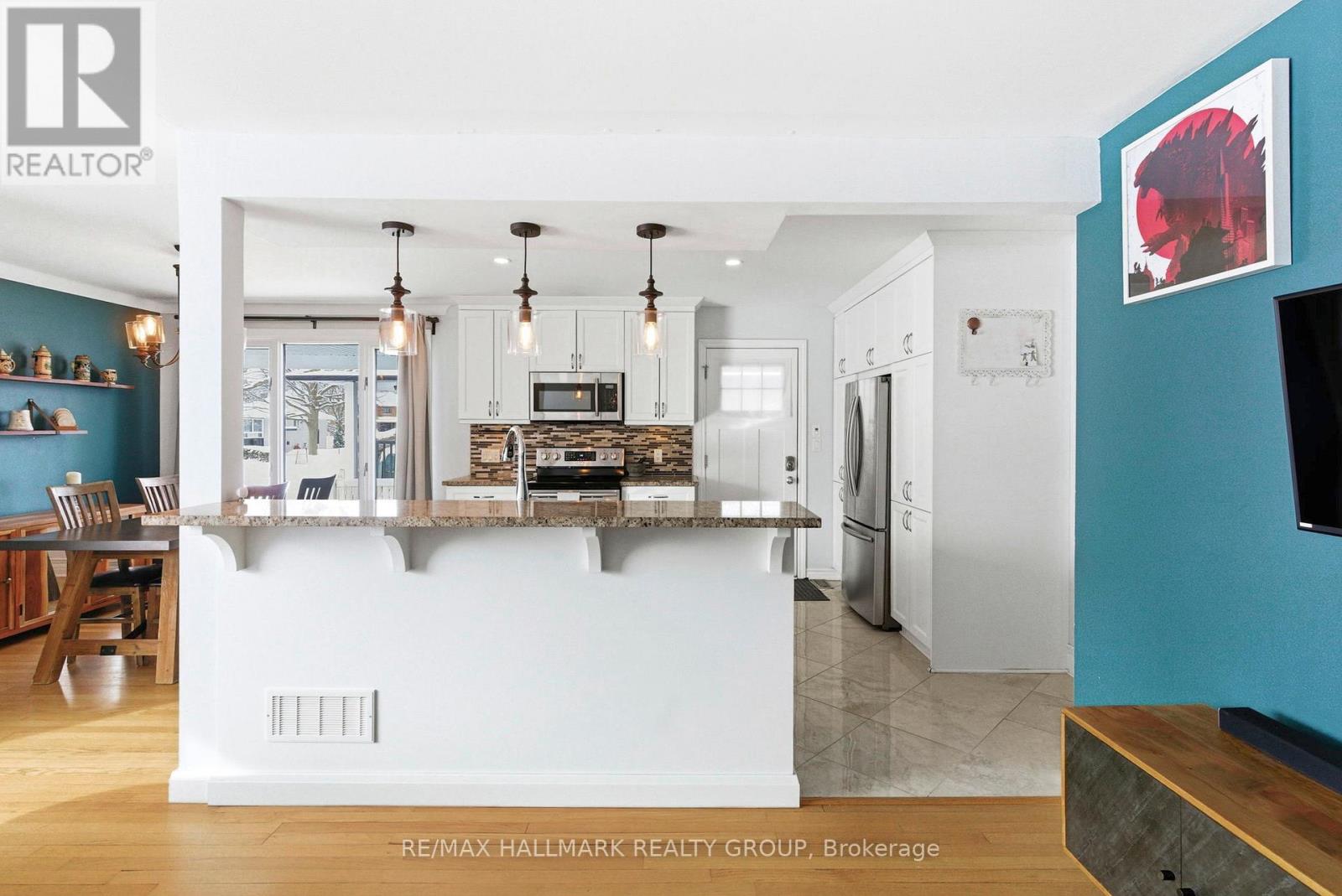 907 Innswood Drive, Ottawa, Ontario  K2A 3R9 - Photo 9 - X12745792