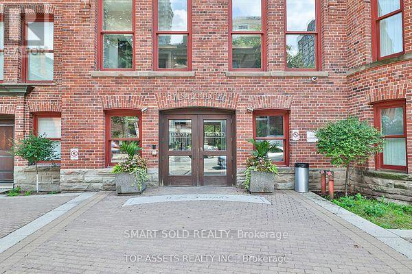 1107 - 11 St Joseph Street, Toronto, Ontario  M4Y 3G4 - Photo 2 - C12745798