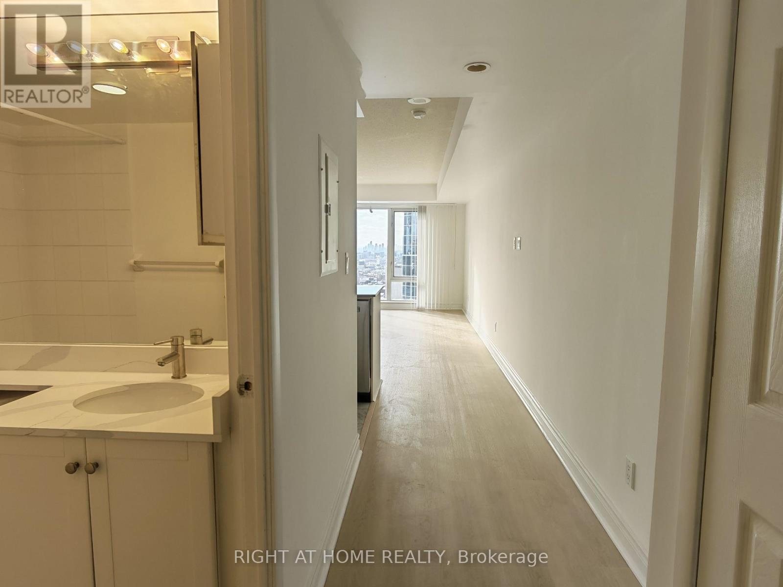 4210 - 210 Victoria Street, Toronto, Ontario  M5B 2R3 - Photo 2 - C12745800