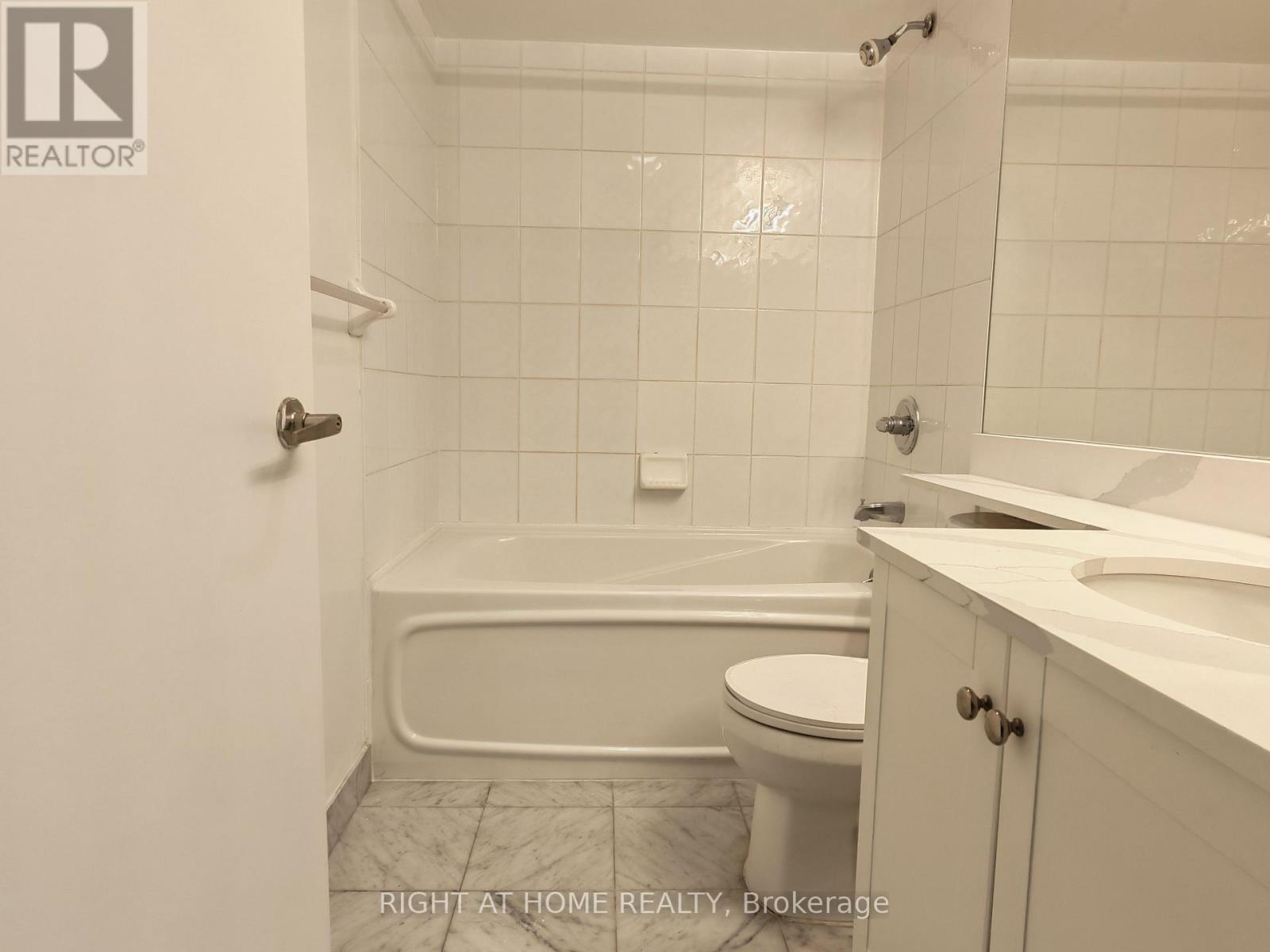 4210 - 210 Victoria Street, Toronto, Ontario  M5B 2R3 - Photo 8 - C12745800