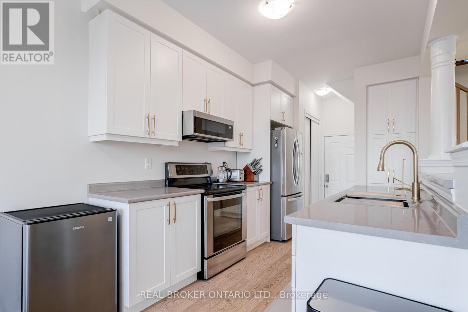 (Main & 2nd Floor) - 1004 Dashwood Court, Pickering, Ontario  L1V 0G7 - Photo 16 - E12745816