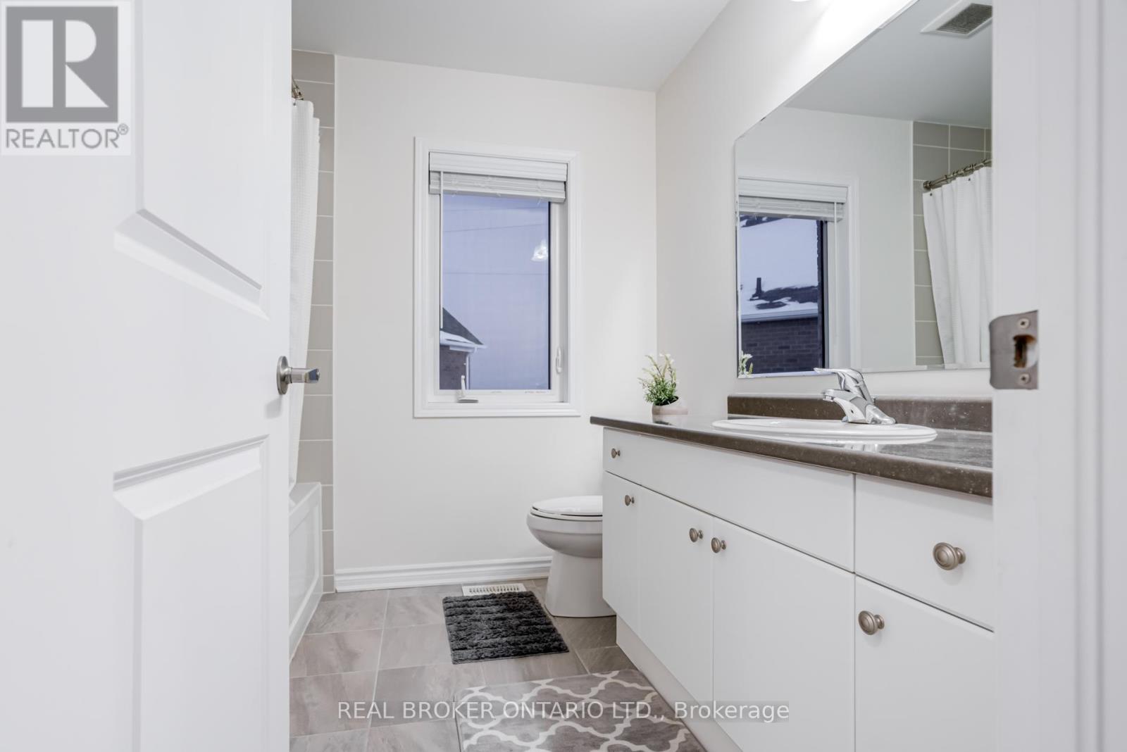 (Main & 2nd Floor) - 1004 Dashwood Court, Pickering, Ontario  L1V 0G7 - Photo 39 - E12745816