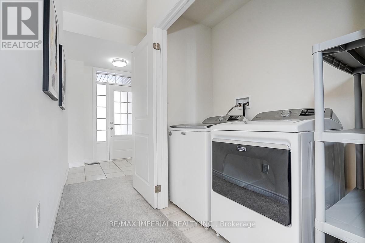 29 Kingfisher Way, Whitby, Ontario  L1P 0K3 - Photo 10 - E12745822