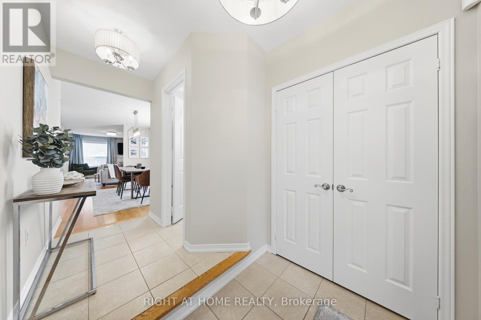 9 Manordale Crescent, Vaughan, Ontario  L4H 0T6 - Photo 7 - N12745826