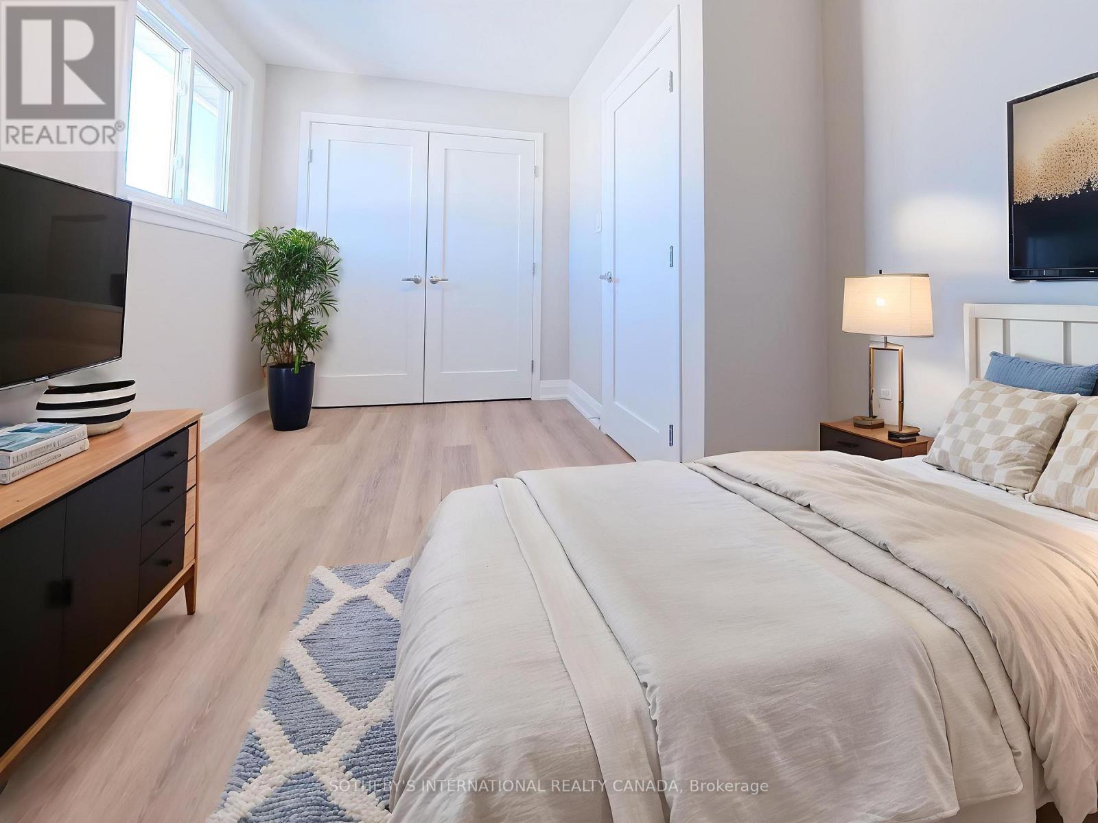 34 Rita Drive, Toronto, Ontario  M3L 2G6 - Photo 18 - W12745812