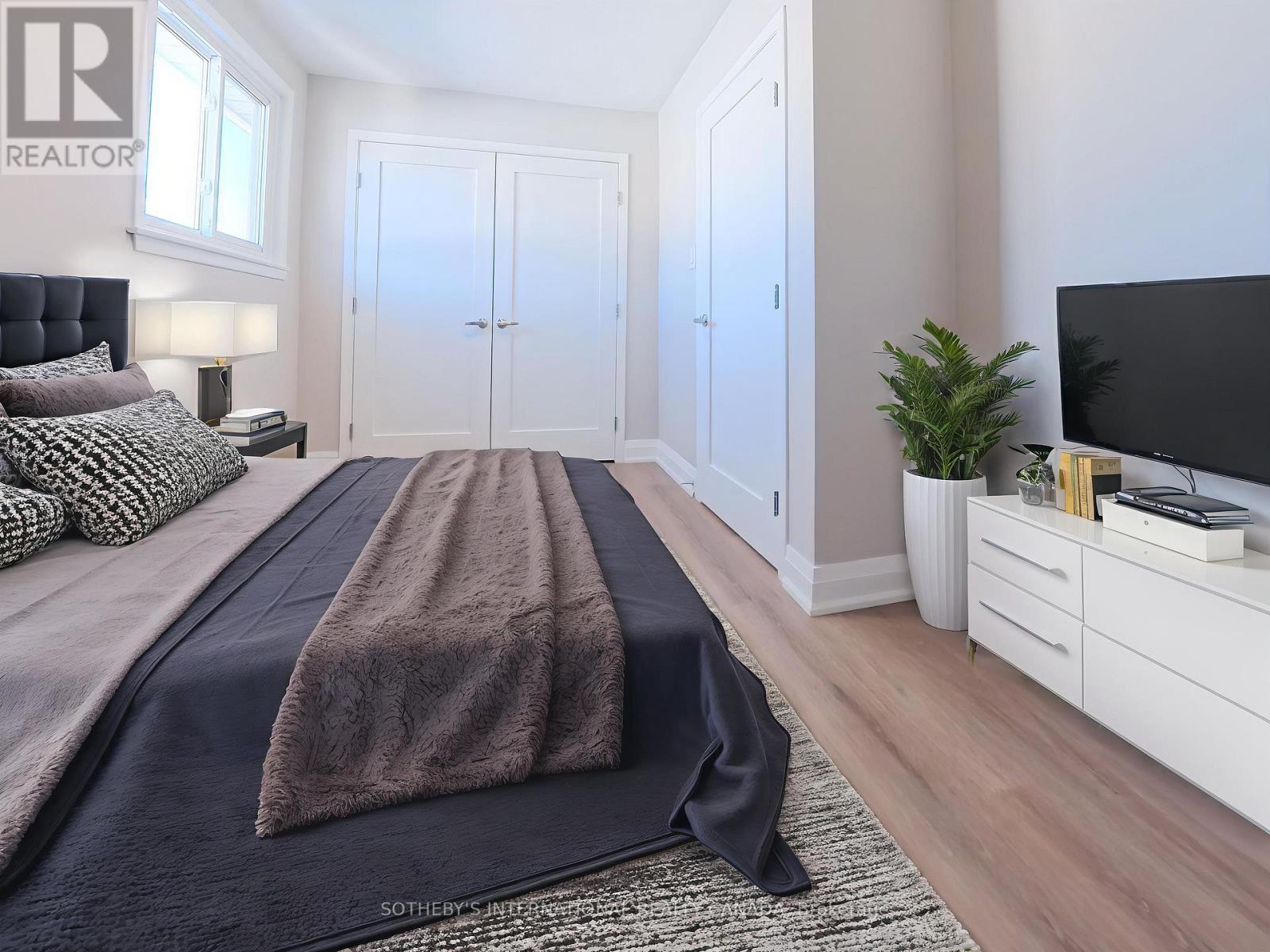 34 Rita Drive, Toronto, Ontario  M3L 2G6 - Photo 19 - W12745812