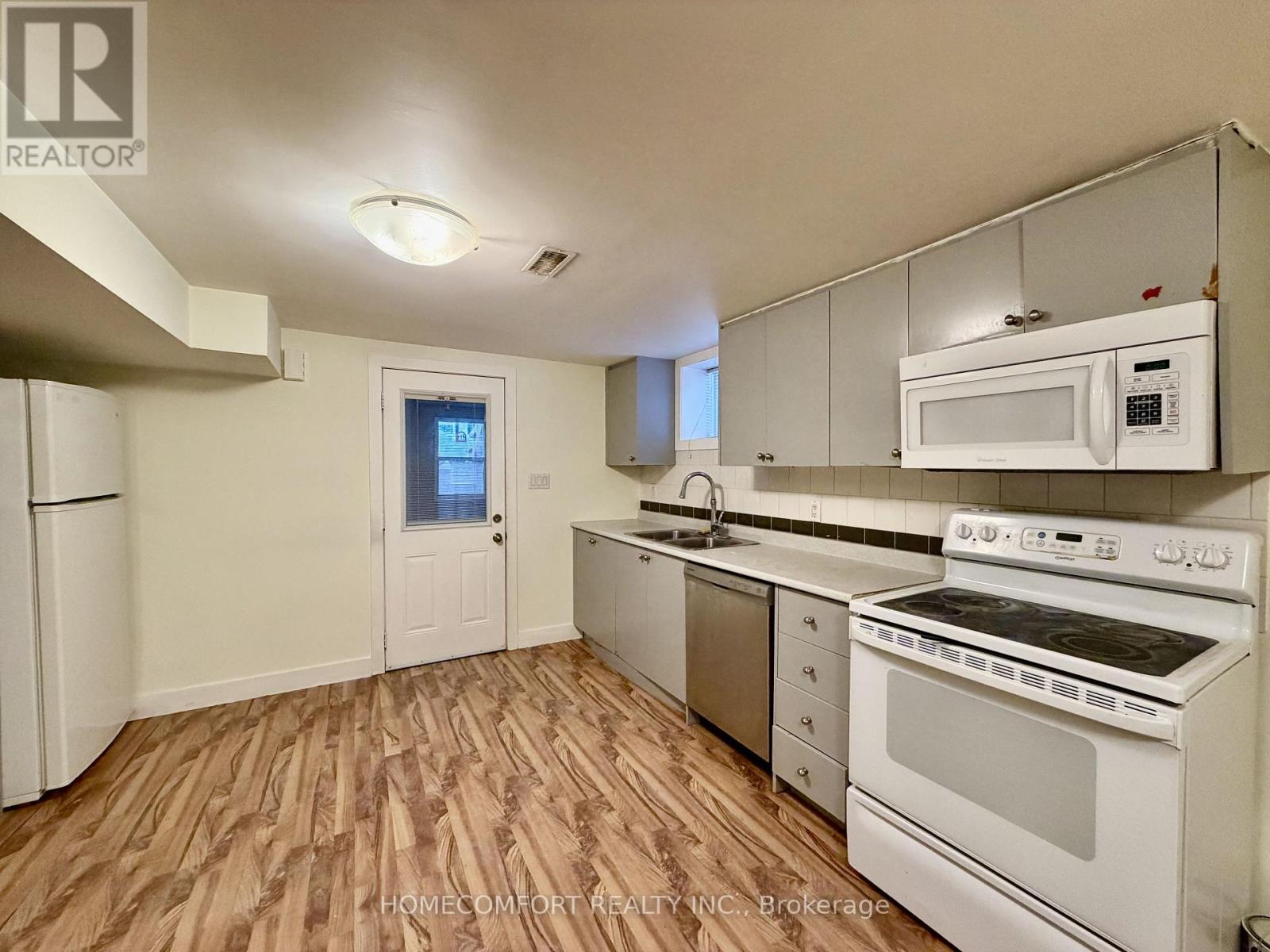 Lower - 178 Rosemount Avenue, Toronto, Ontario  M6H 2M9 - Photo 10 - W12745832