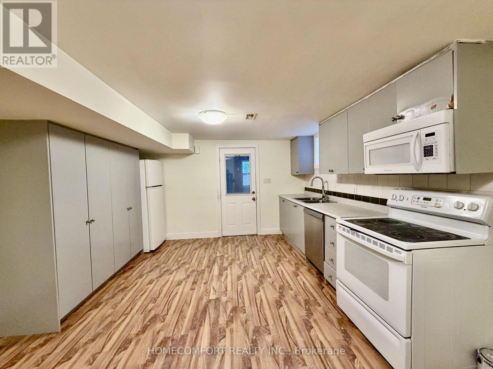 Lower - 178 Rosemount Avenue, Toronto, Ontario  M6H 2M9 - Photo 11 - W12745832