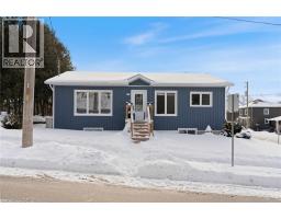 32 NICHOL Street W, Waterford, Ontario
