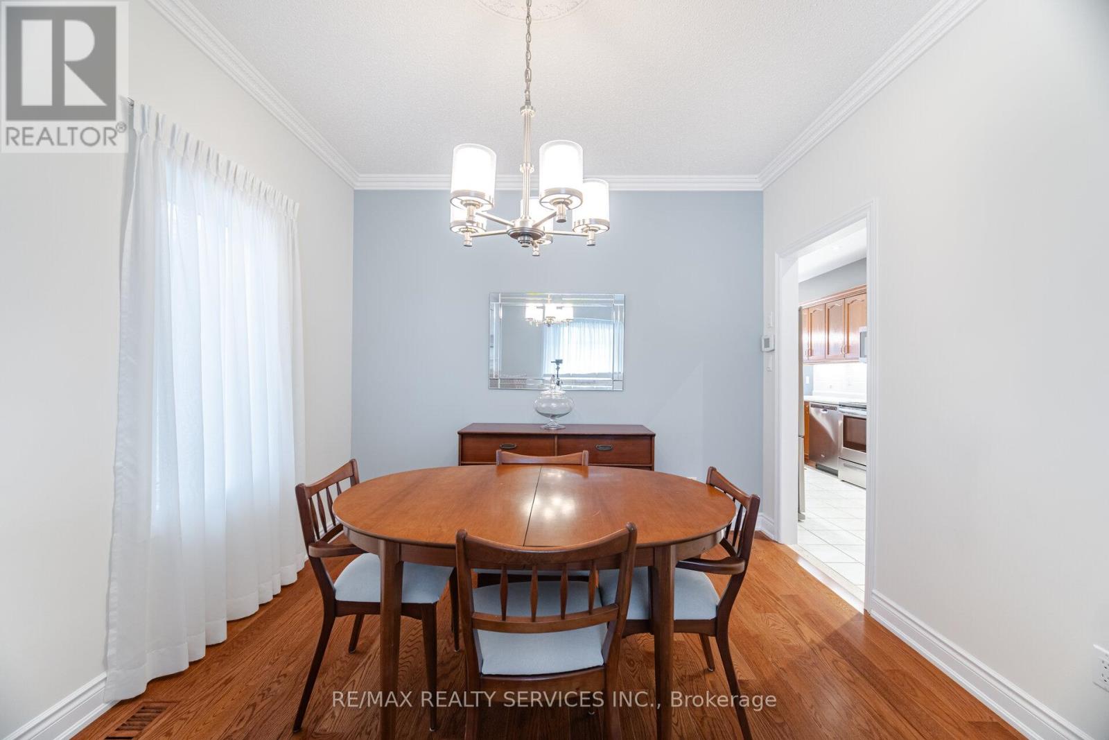 3 Tuscany Lane, Brampton, Ontario  L6R 1W5 - Photo 9 - W12745838