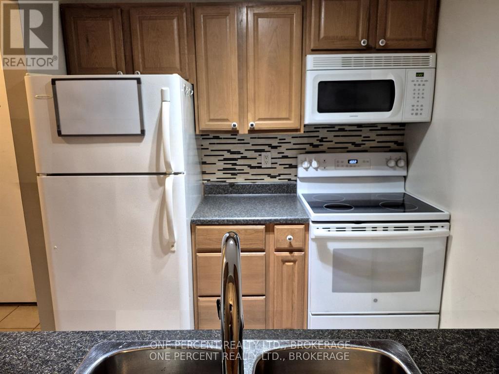 116 - 561 Armstrong Road, Kingston (East Gardiners Rd), Ontario  K7M 8J9 - Photo 16 - X12745848