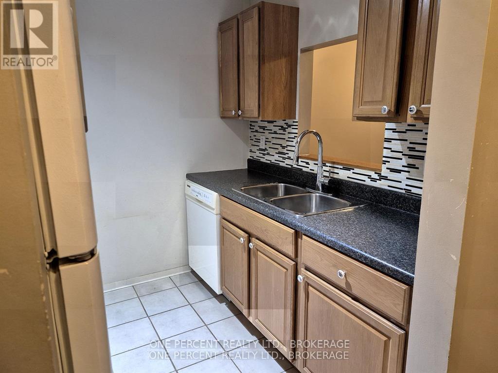 116 - 561 Armstrong Road, Kingston (East Gardiners Rd), Ontario  K7M 8J9 - Photo 18 - X12745848