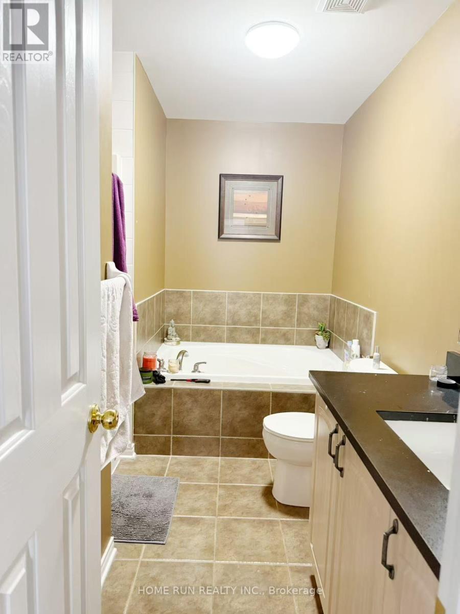 330 Applecross Crescent, Ottawa, Ontario  K2K 0C4 - Photo 14 - X12745854