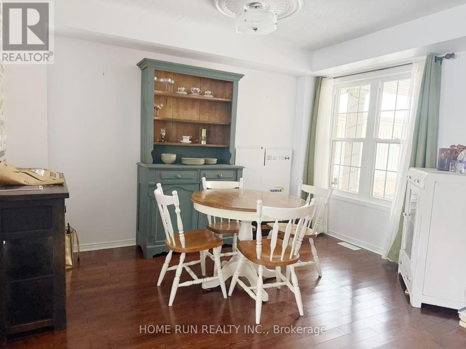 330 Applecross Crescent, Ottawa, Ontario  K2K 0C4 - Photo 5 - X12745854