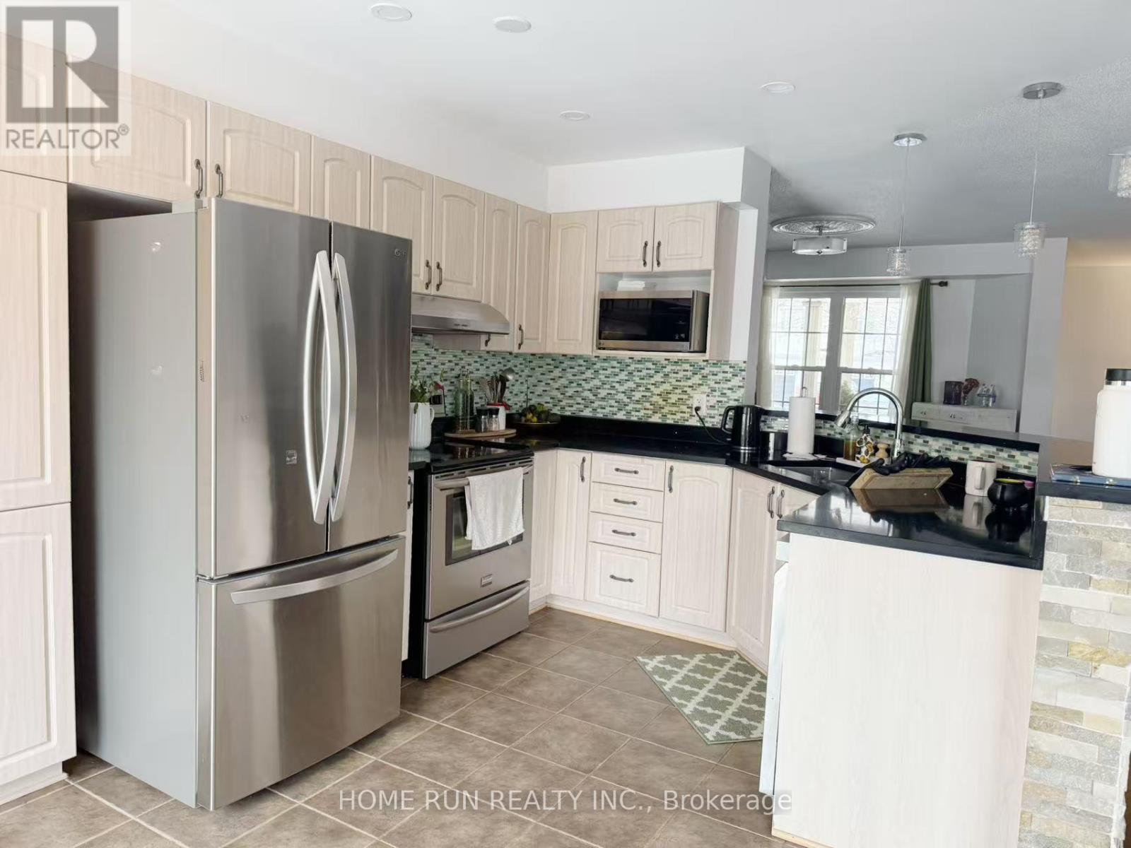 330 Applecross Crescent, Ottawa, Ontario  K2K 0C4 - Photo 8 - X12745854