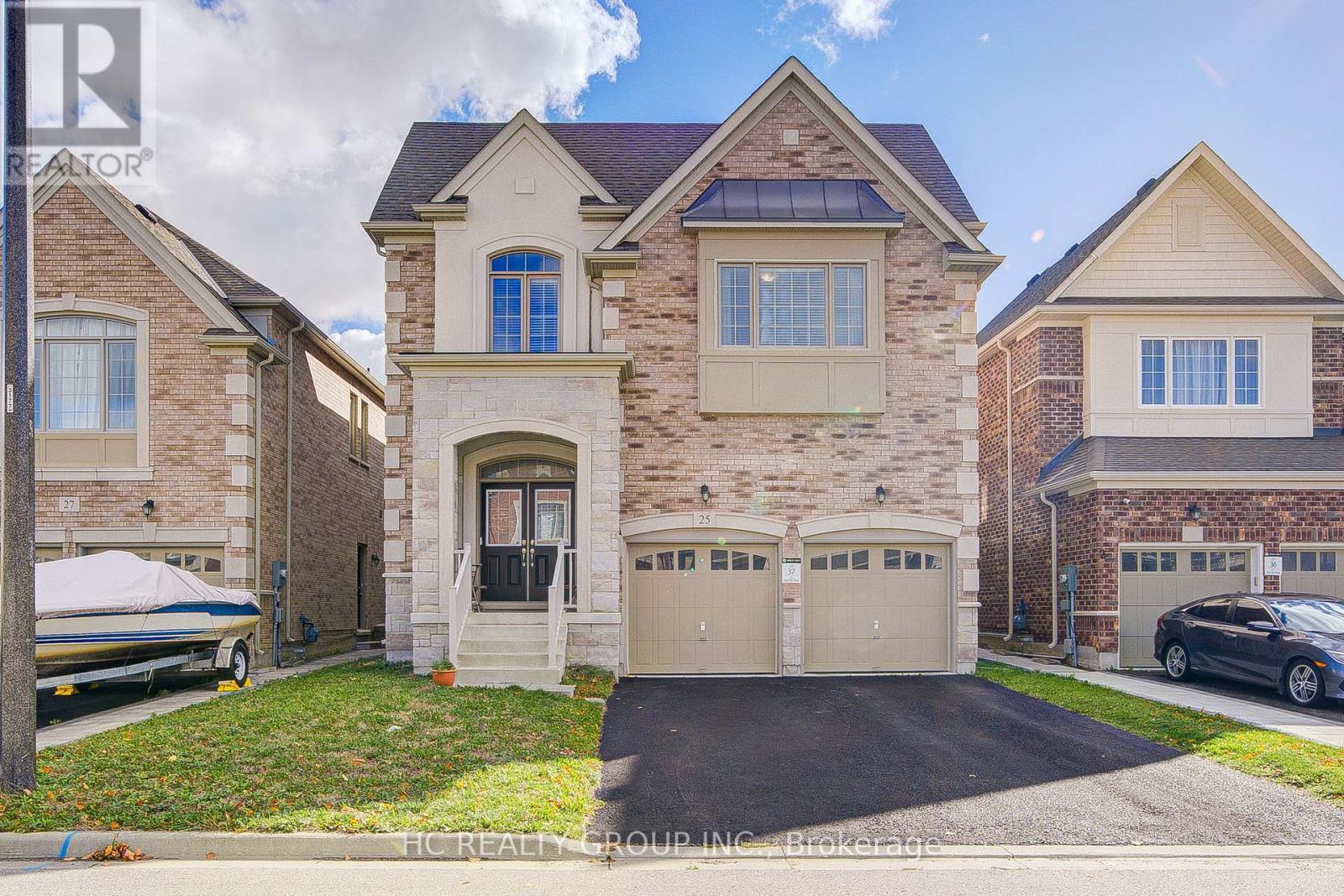 25 DEER PASS ROAD, East Gwillimbury, Ontario