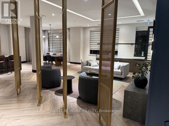 D433 - 8 Beverley Glen Boulevard, Vaughan, Ontario  L4J 7V1 - Photo 31 - N12745794