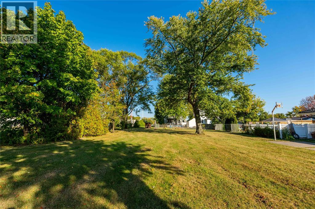 2002 St. Clair Parkway, Sarnia, Ontario  N7T 7H5 - Photo 11 - 26002283