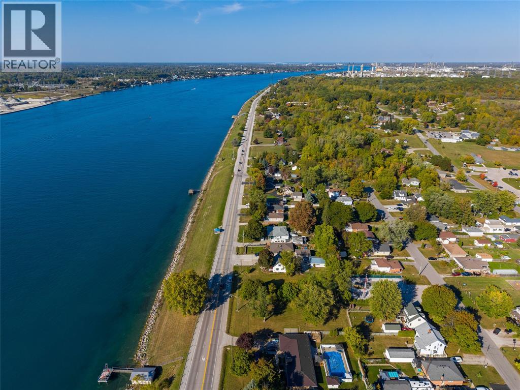 2002 St. Clair Parkway, Sarnia, Ontario  N7T 7H5 - Photo 15 - 26002283