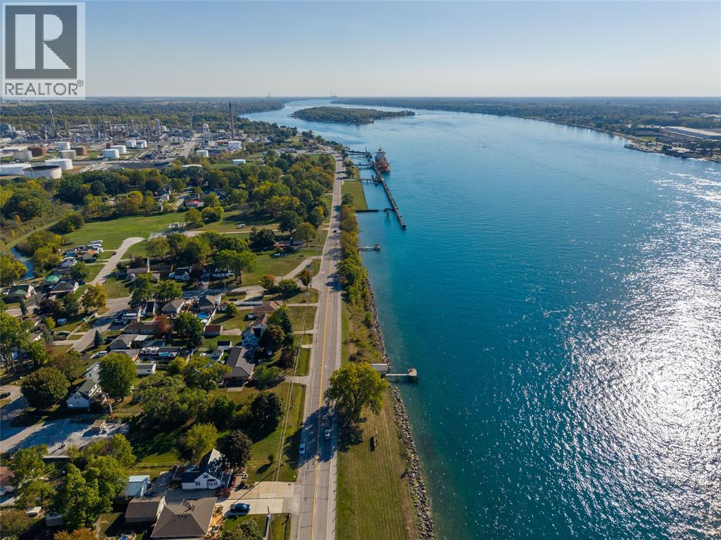 2002 St. Clair Parkway, Sarnia, Ontario  N7T 7H5 - Photo 18 - 26002283