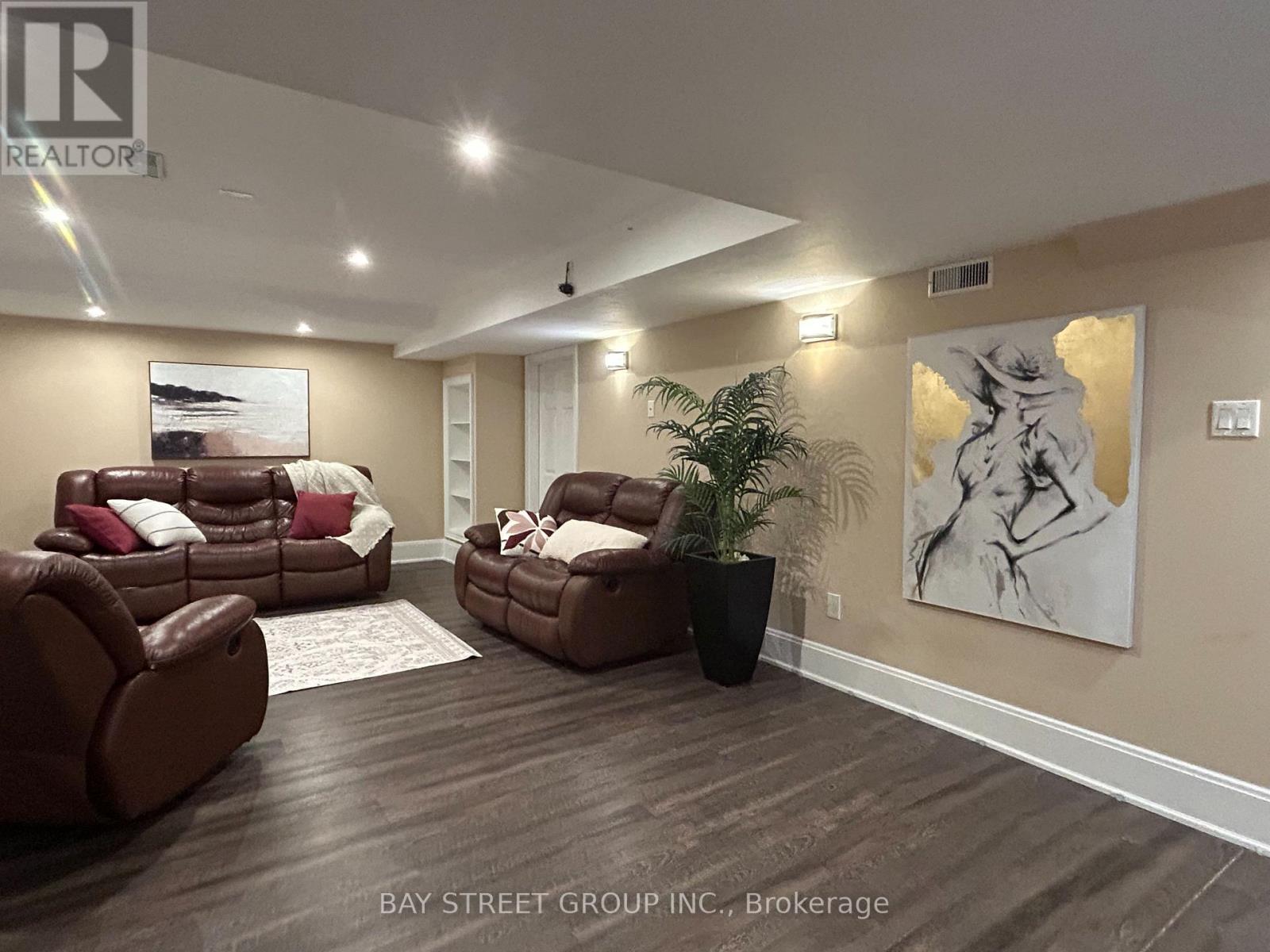 109 Hua Du Avenue, Markham (Berczy), Ontario  L6C 0P9 - Photo 10 - N12745894