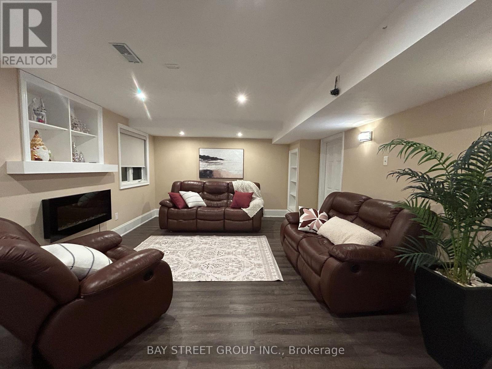 109 Hua Du Avenue, Markham (Berczy), Ontario  L6C 0P9 - Photo 12 - N12745894