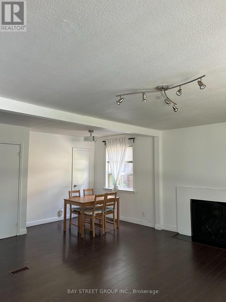 Main - 93 Cartier Crescent, Richmond Hill (Crosby), Ontario  L4C 2N3 - Photo 2 - N12745904