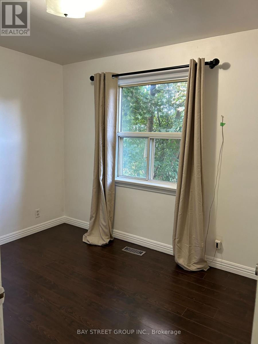 Main - 93 Cartier Crescent, Richmond Hill (Crosby), Ontario  L4C 2N3 - Photo 6 - N12745904