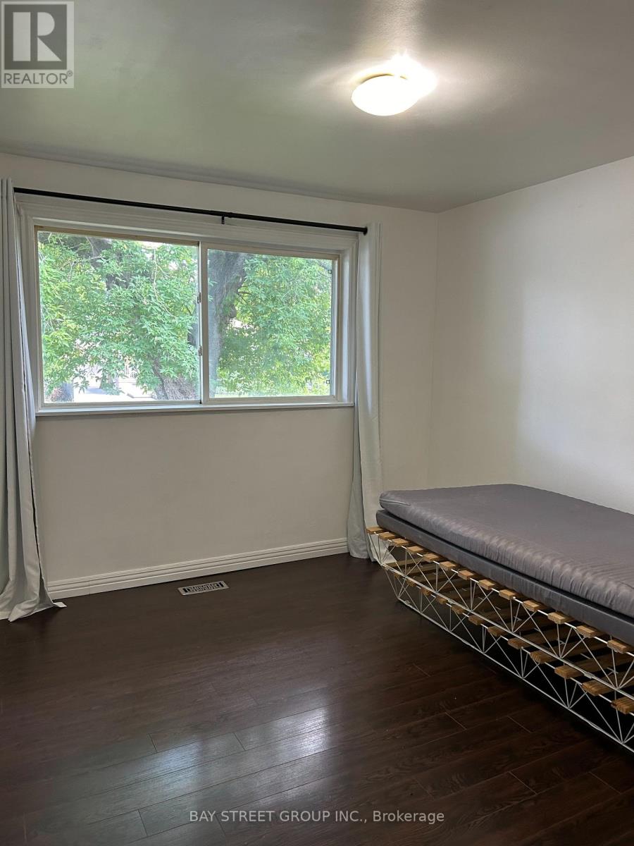 Main - 93 Cartier Crescent, Richmond Hill (Crosby), Ontario  L4C 2N3 - Photo 8 - N12745904