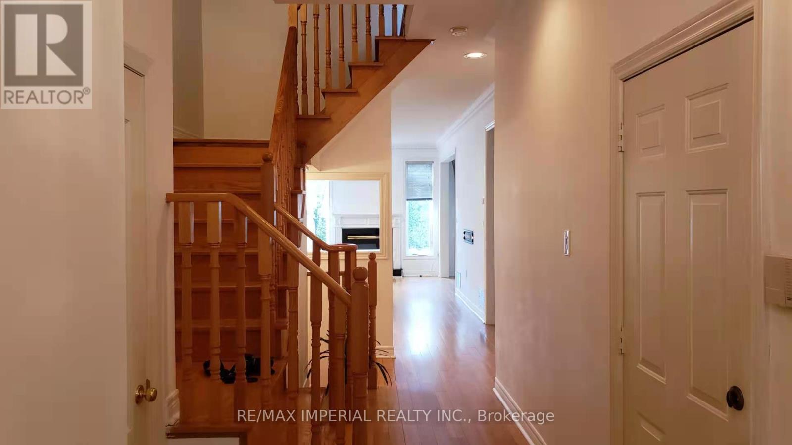 25 Ruby Crescent, Richmond Hill (Rouge Woods), Ontario  L4S 2E8 - Photo 2 - N12745908