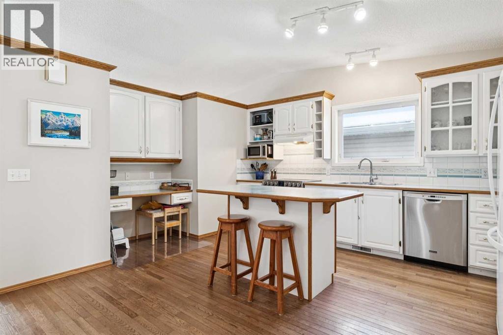 19 Somerside Manor Sw, Calgary, Alberta  T2Y 3G5 - Photo 14 - A2281984