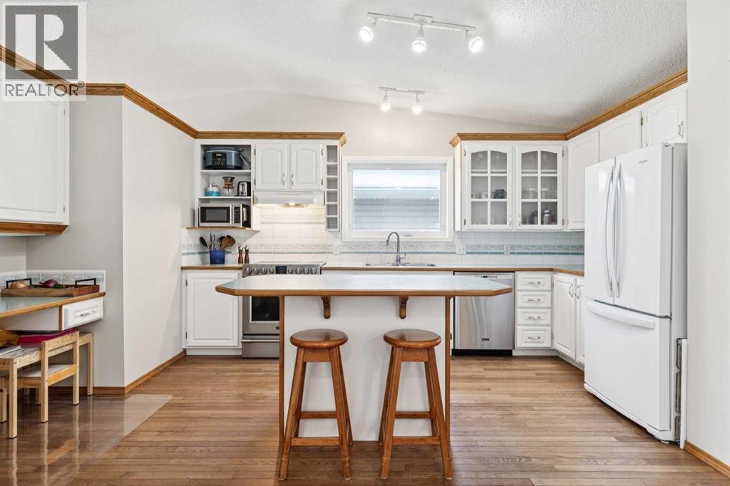 19 Somerside Manor Sw, Calgary, Alberta  T2Y 3G5 - Photo 13 - A2281984