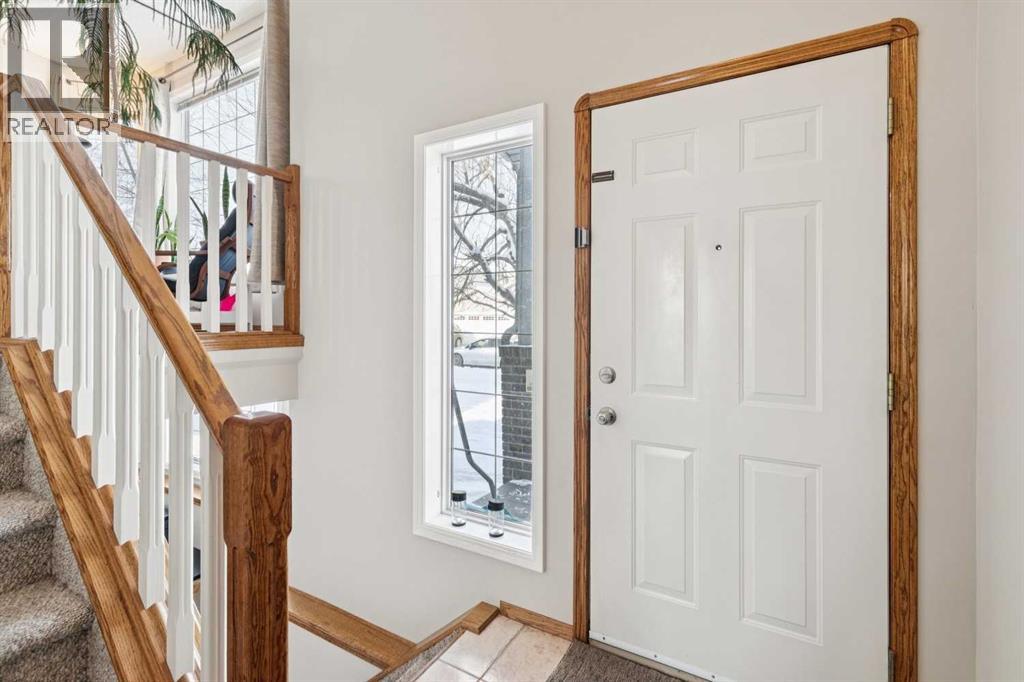 19 Somerside Manor Sw, Calgary, Alberta  T2Y 3G5 - Photo 3 - A2281984