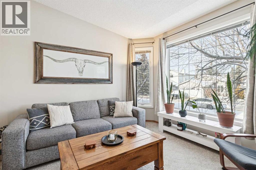 19 Somerside Manor Sw, Calgary, Alberta  T2Y 3G5 - Photo 6 - A2281984