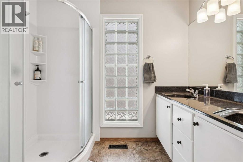 19 Somerside Manor Sw, Calgary, Alberta  T2Y 3G5 - Photo 24 - A2281984