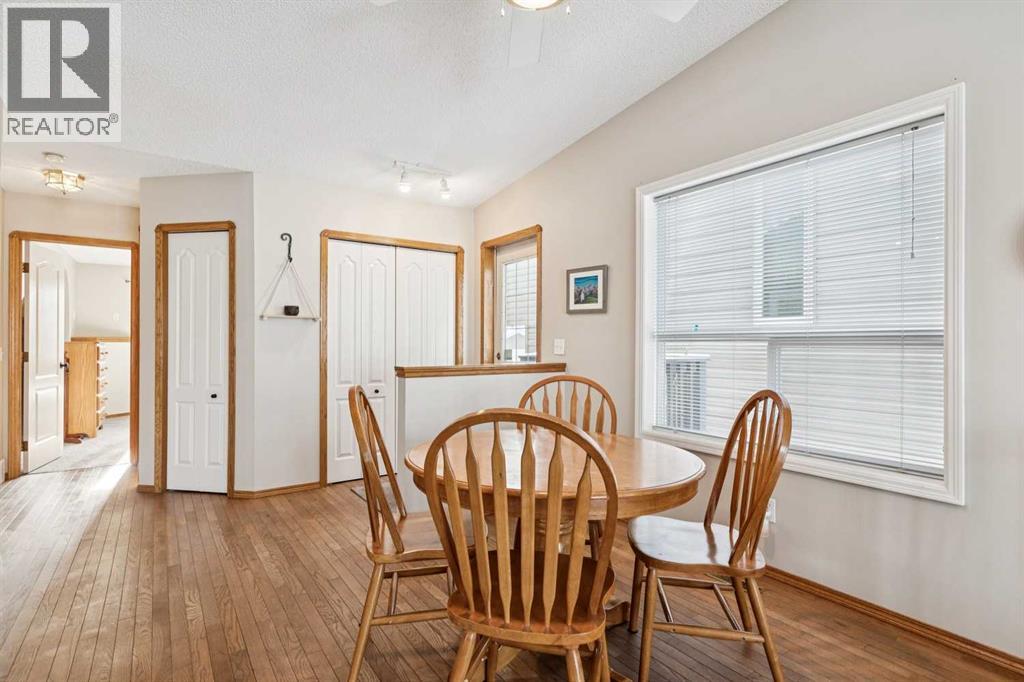 19 Somerside Manor Sw, Calgary, Alberta  T2Y 3G5 - Photo 10 - A2281984