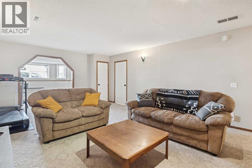 19 Somerside Manor Sw, Calgary, Alberta  T2Y 3G5 - Photo 36 - A2281984