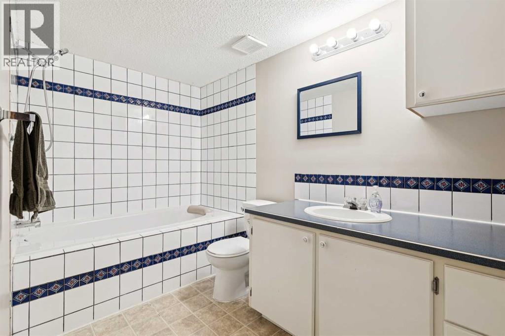 19 Somerside Manor Sw, Calgary, Alberta  T2Y 3G5 - Photo 37 - A2281984