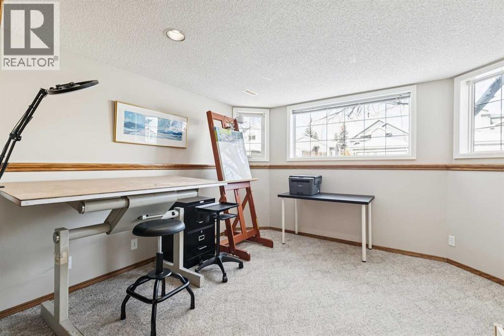 19 Somerside Manor Sw, Calgary, Alberta  T2Y 3G5 - Photo 30 - A2281984